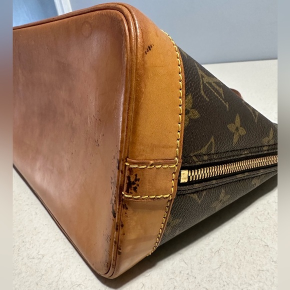 Louis Vuitton Alma PM Monogram Canvas - Picture 7 of 16